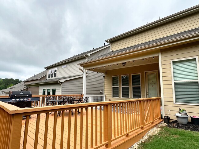 Building Photo - 1065 Penny Ln