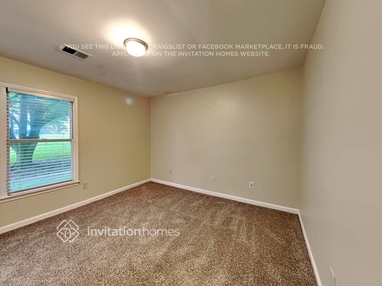 Building Photo - 2123 Amherst Trail SE