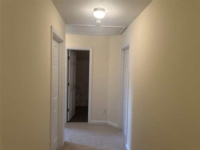 Building Photo - 1620 Halliard Dr