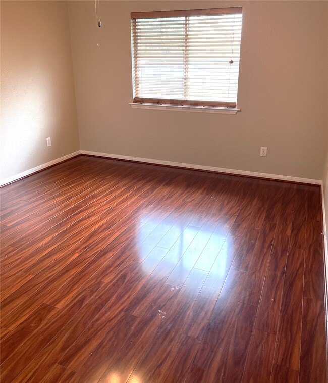 Building Photo - 14210 Meadow Estates Ln