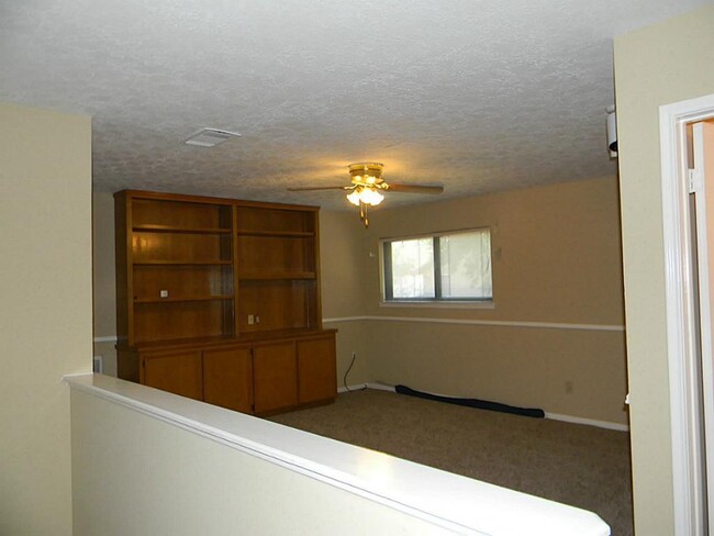 Building Photo - 2711 River Birch Dr