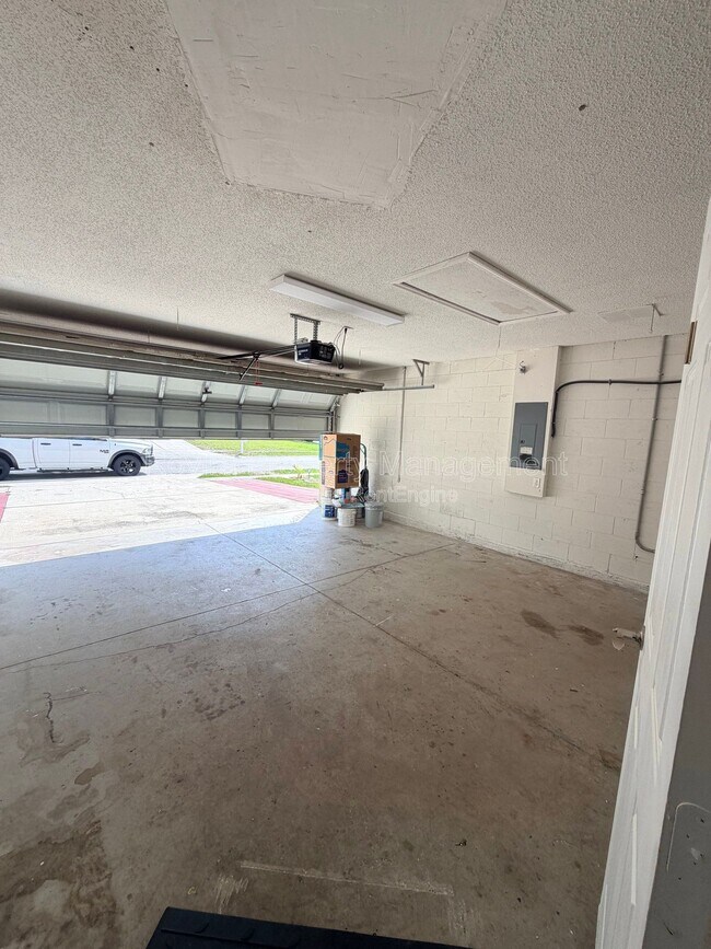 Building Photo - 218 Ronaldale Ave