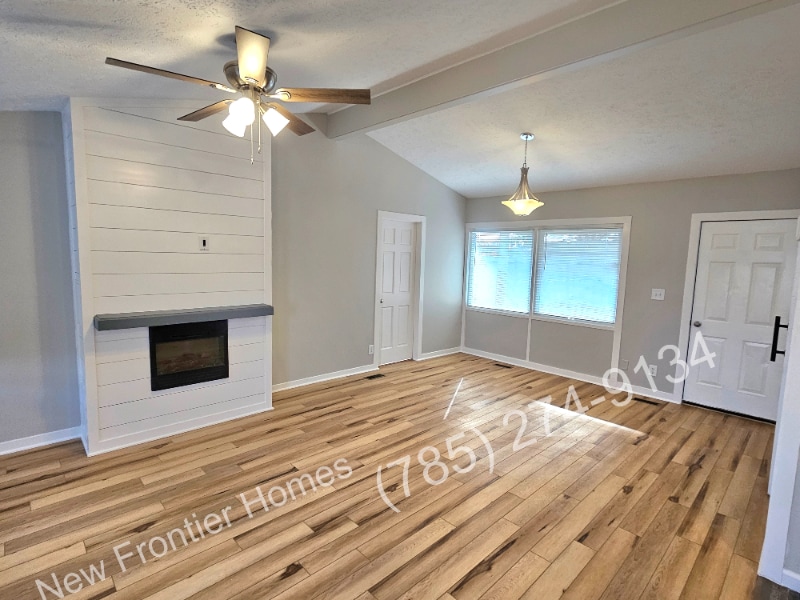 Building Photo - 122 Albany St