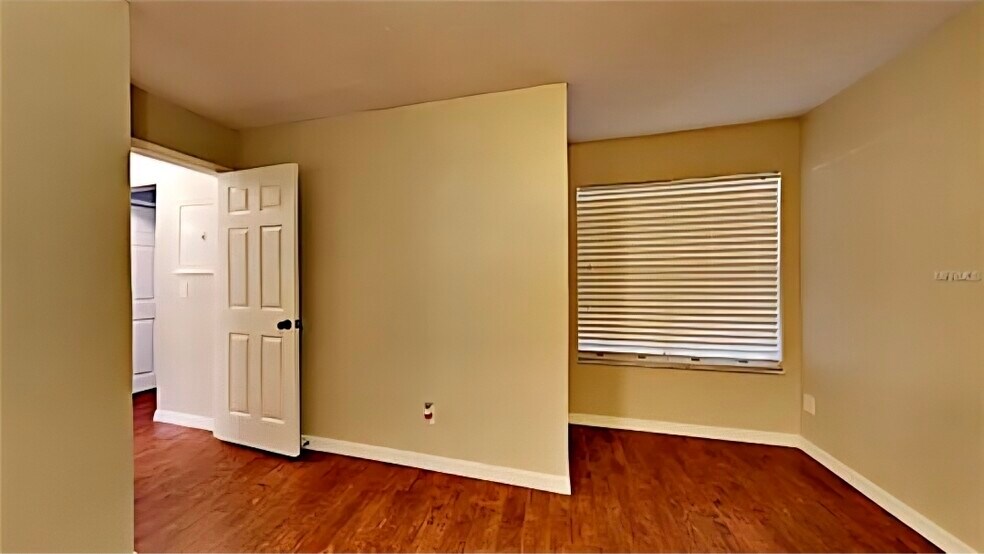 Building Photo - 637 Greencove Ter