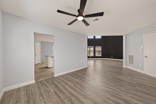Building Photo - 12819 Wisteria Park Dr
