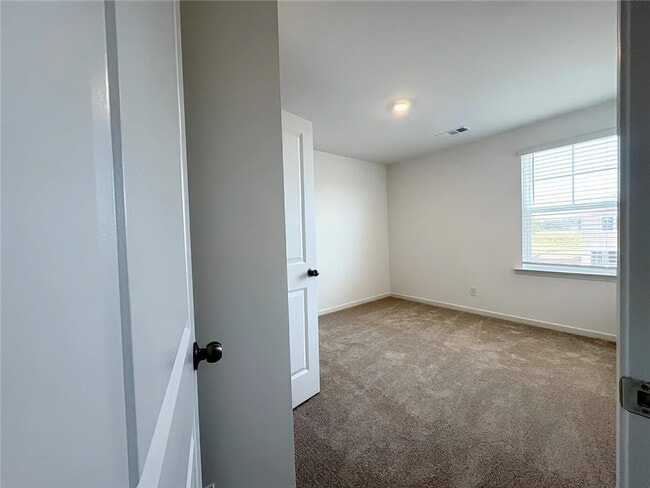 Building Photo - 220 Hickory Rdg Trl