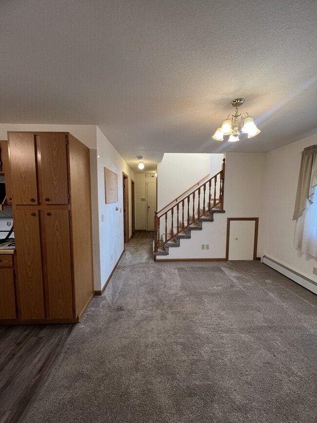 Building Photo - 201 W Geyser St