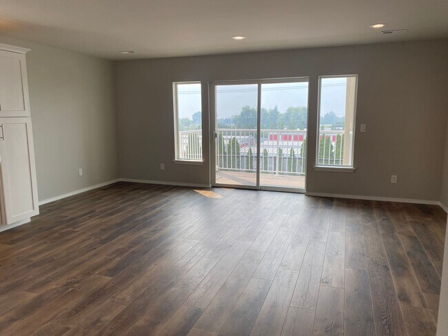 Building Photo - Apple Casitas Condominiums
