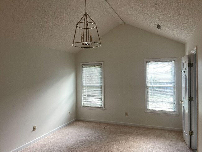 Building Photo - 989 Portabella Ln