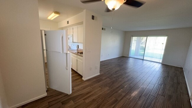 Building Photo - 55+ Community in Dreamland Manor