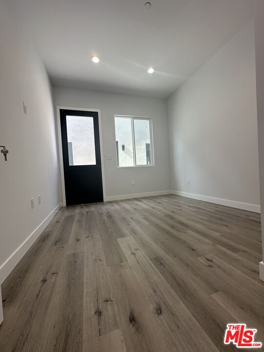 Building Photo - 6831 Bellaire Ave