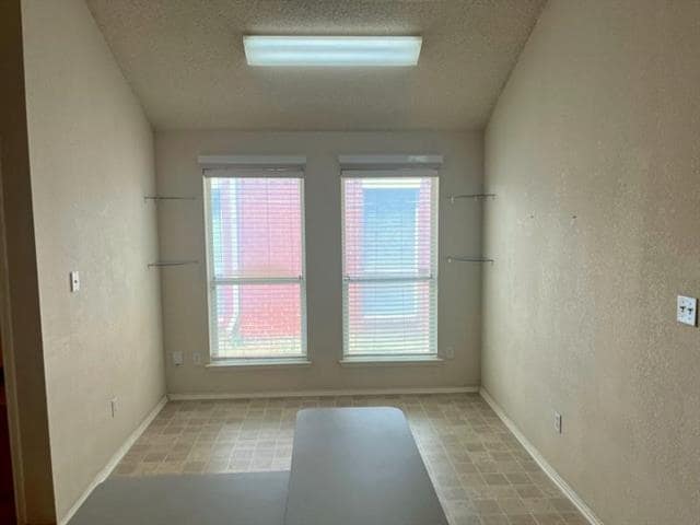 Building Photo - 8055 Raleigh Dr