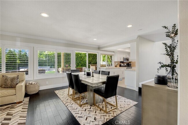 Building Photo - 1320 N Van Gogh Cir