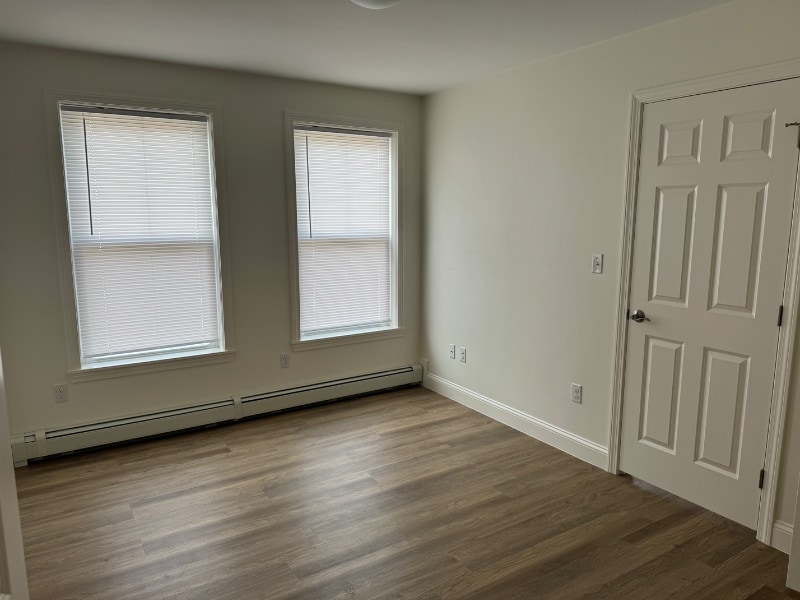 Building Photo - 33 Hoppin Ave