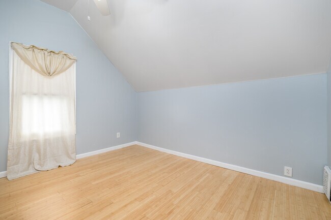 Bedroom 1 - 1099 North Ave
