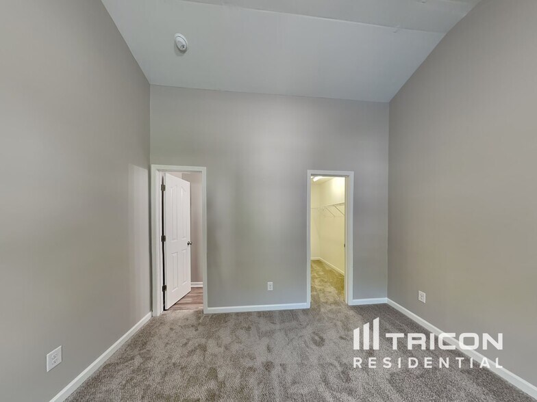 Building Photo - 4912 Magnasco Ln