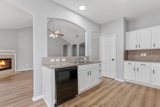 Building Photo - 10051 Williams Field Dr