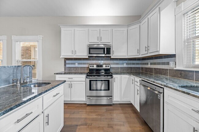 Building Photo - 1220 National Ave