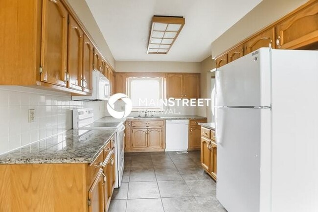Building Photo - 3 Bedroom Pet-Friendly Home in Raymore, MO...