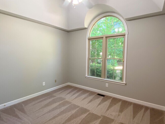 Building Photo - ~~ Luxurious Brick Home located in Mebane ~~