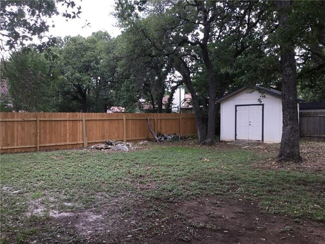 Building Photo - 307 Ridgewood Dr