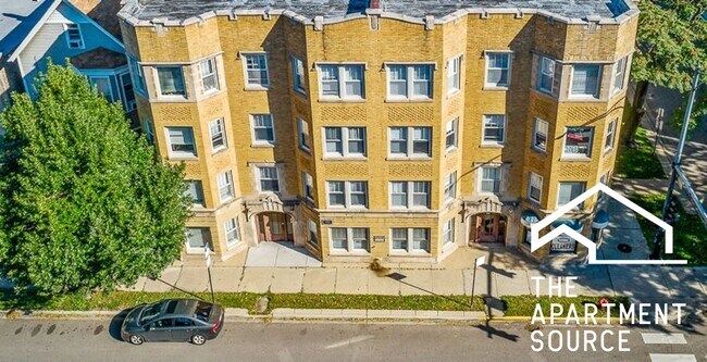 Building Photo - 5208 N Leavitt St
