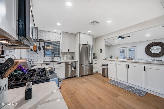 Building Photo - 12216 N 65th St