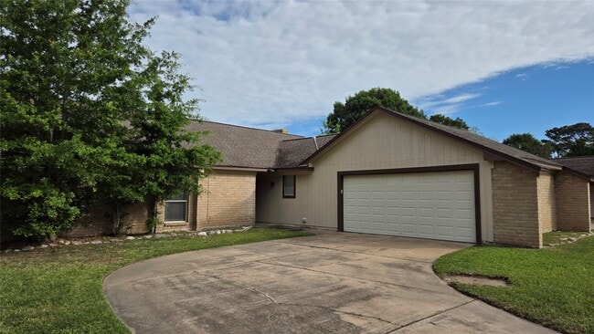 Building Photo - 1026 White Sands Rd