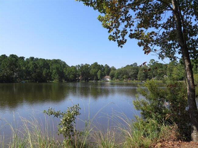Building Photo - 118 Artesian Way