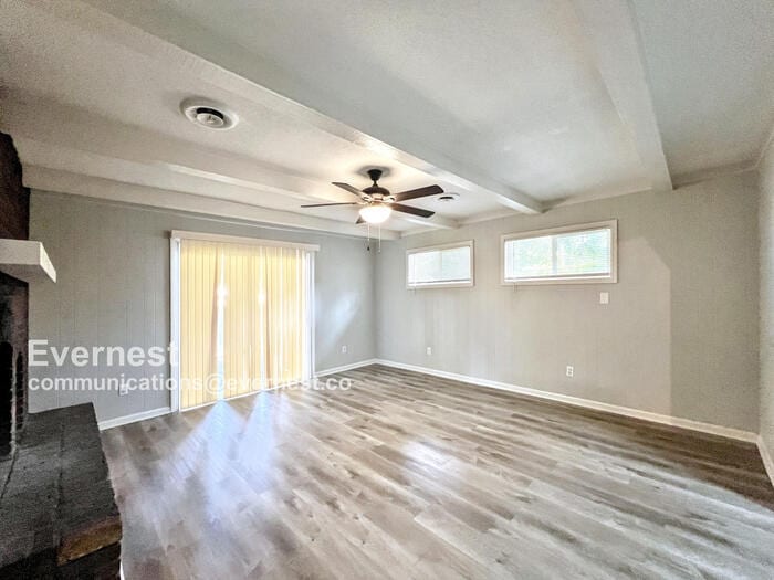 Building Photo - 8549 Southaven Cir W
