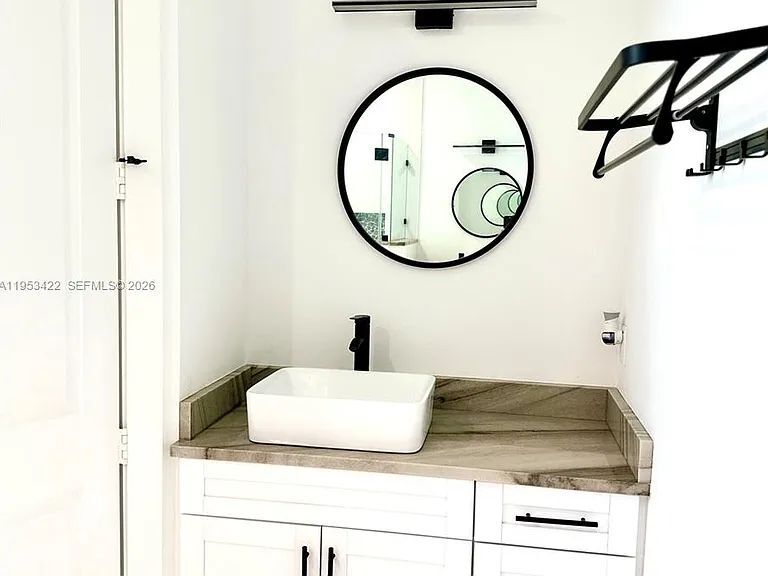 Building Photo - 1222 SW Herald Rd