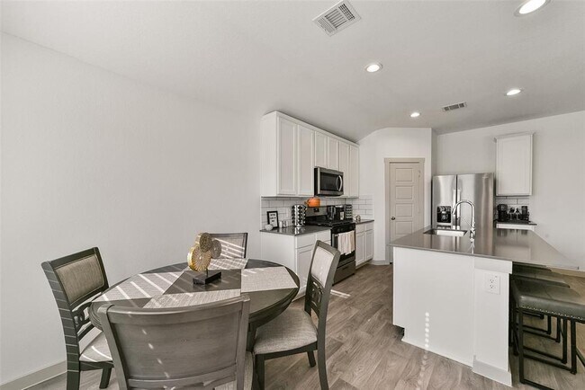 Building Photo - 7834 Golden Rubia Ln