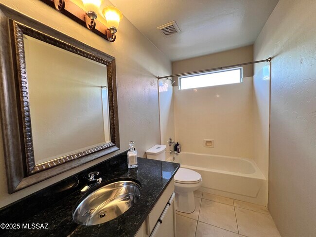 Building Photo - 8679 N Ahwatukee Way