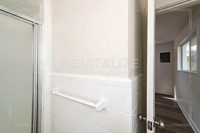 Building Photo - Fully Renovated 3 Bed 2 Bath Home!