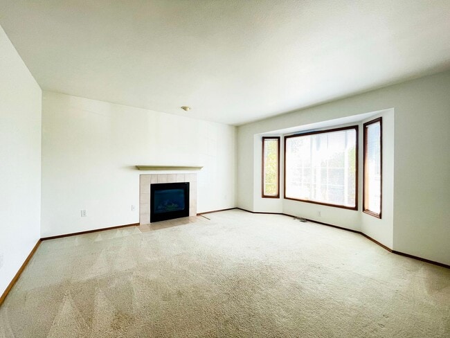 Building Photo - 3022 Russell Way
