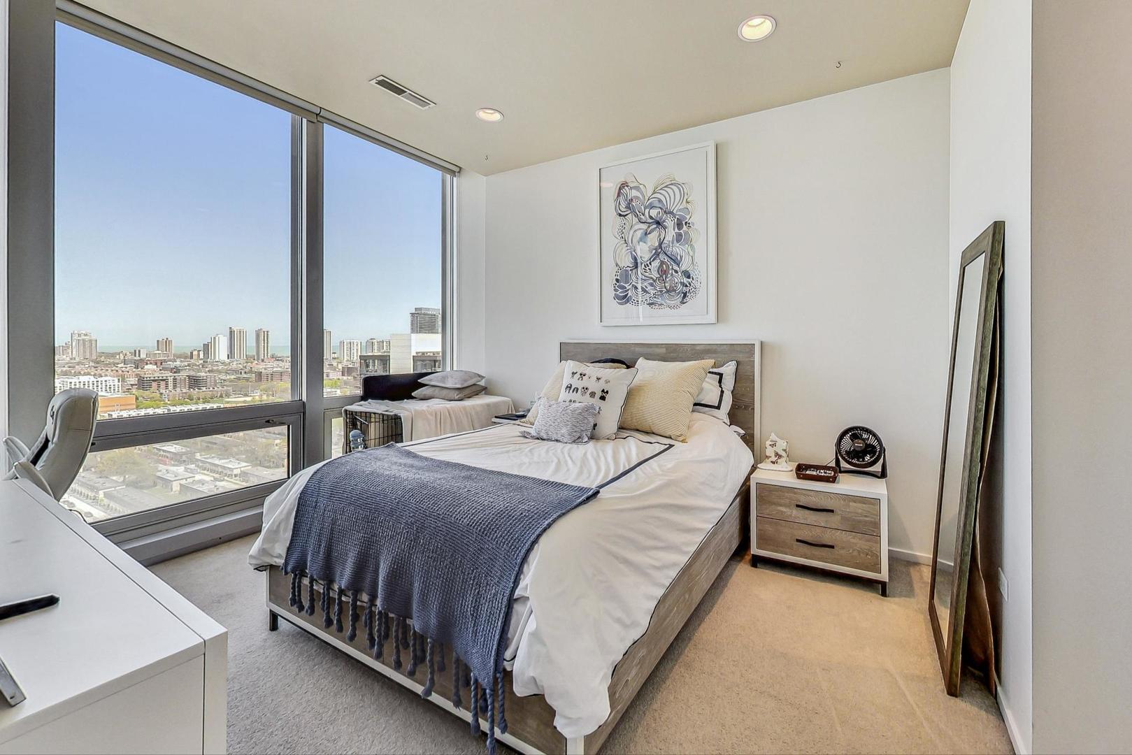 Building Photo - 1804 W Superior St