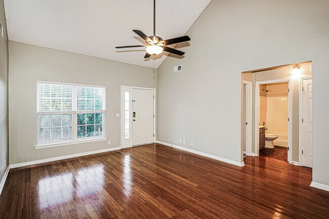 Building Photo - 1061 Cedar Creek Village Rd