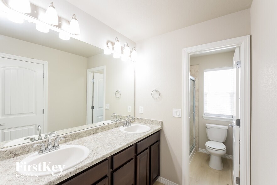 Building Photo - 6524 Vedder Dr