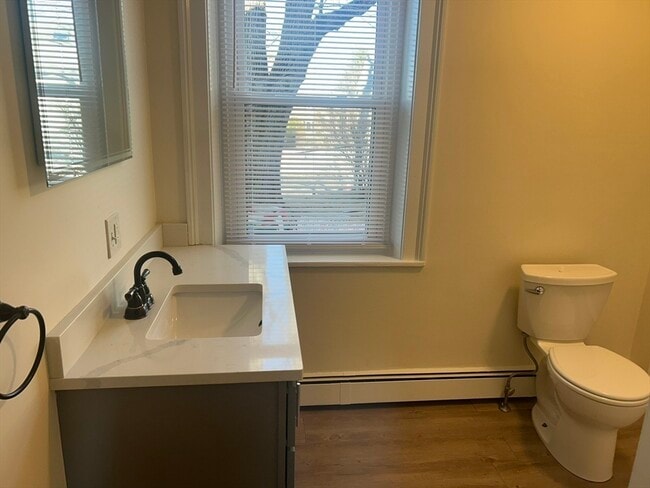 Building Photo - 171 Commercial St