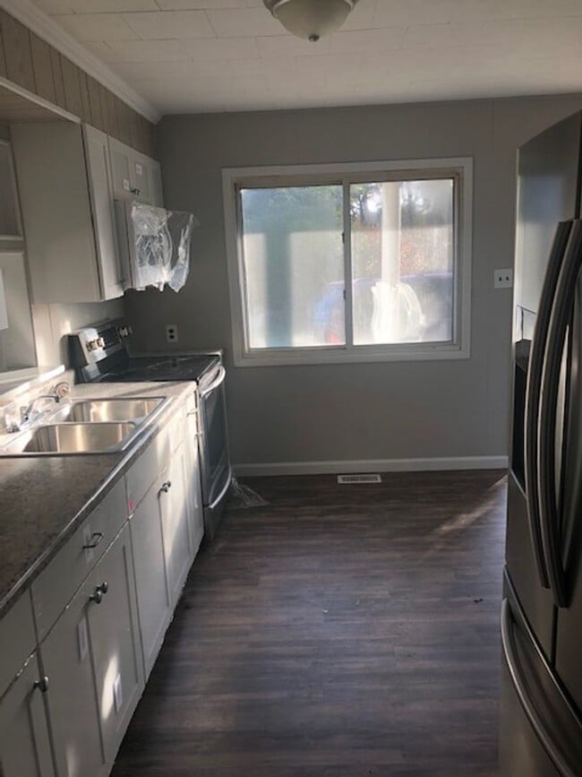 Building Photo - Newly renovated 2 Bedroom country home!