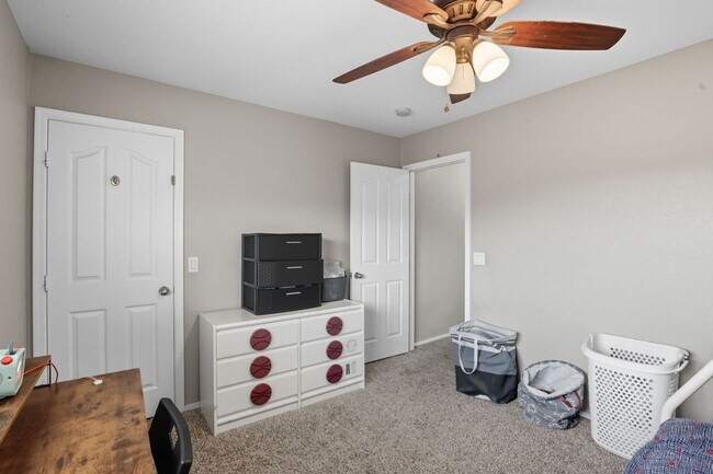 Building Photo - Beautiful 2-Story Home with Modern Upgrade...