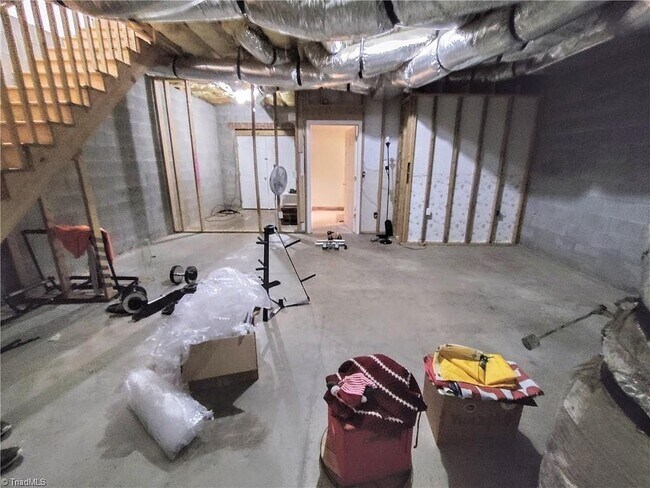 Building Photo - 3709 Courtland Cir