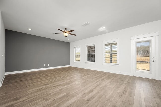 Building Photo - 2626 Unitas Dr