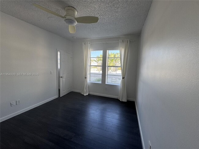 Building Photo - 1559 Michigan Ave