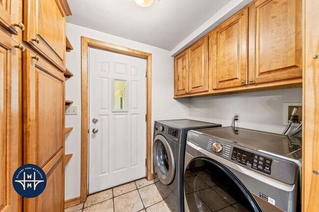 Building Photo - 15685 Brojan Dr
