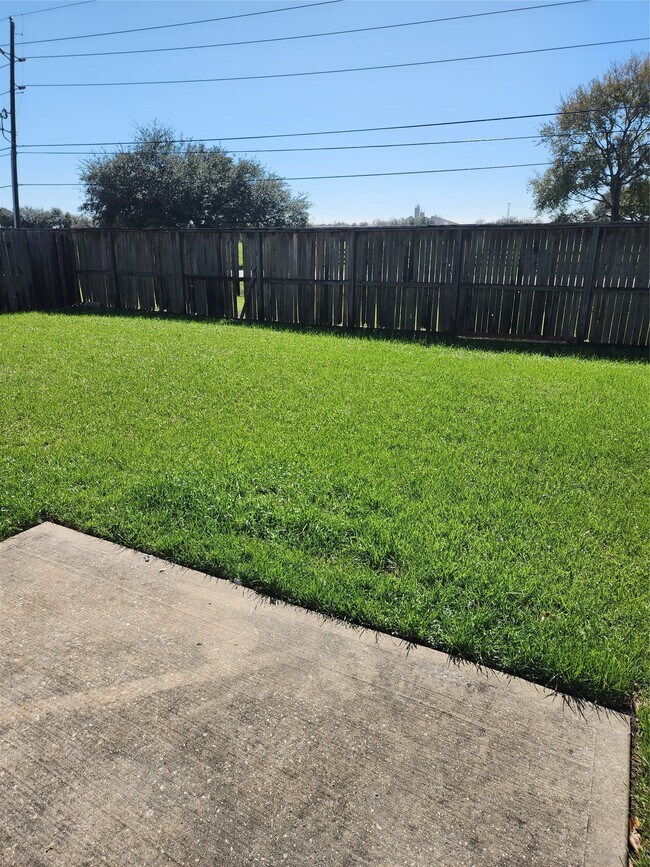 Building Photo - 18407 Brenwood Manor Dr