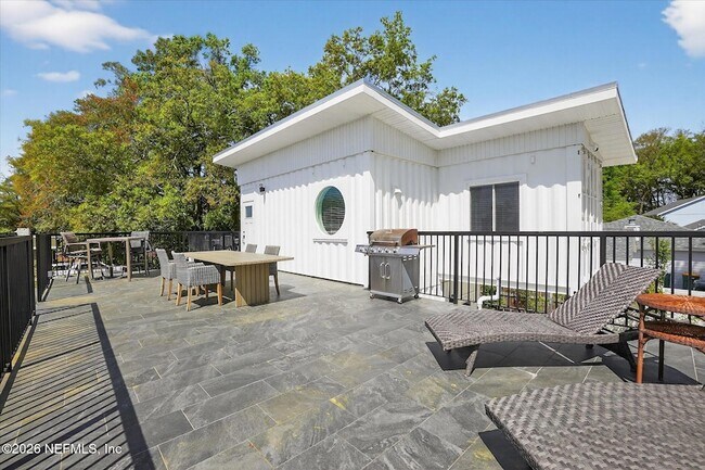 Building Photo - 8778 Waterfront Terrace