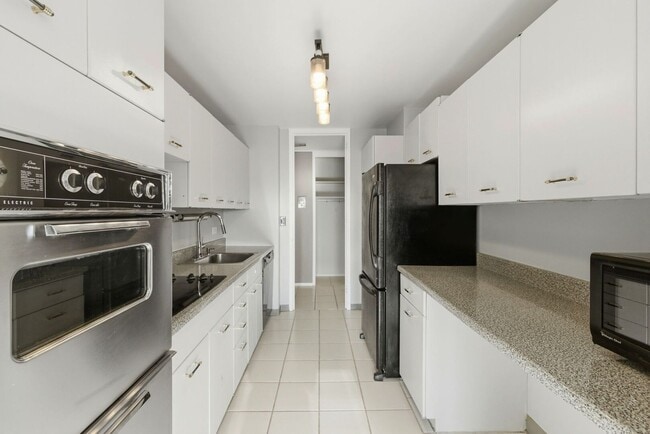 Building Photo - 4800 S Chicago Beach Dr