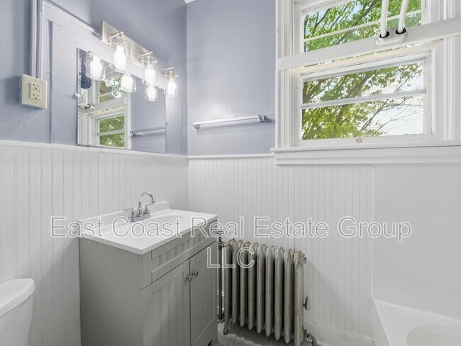 Building Photo - 323 N Potomac St