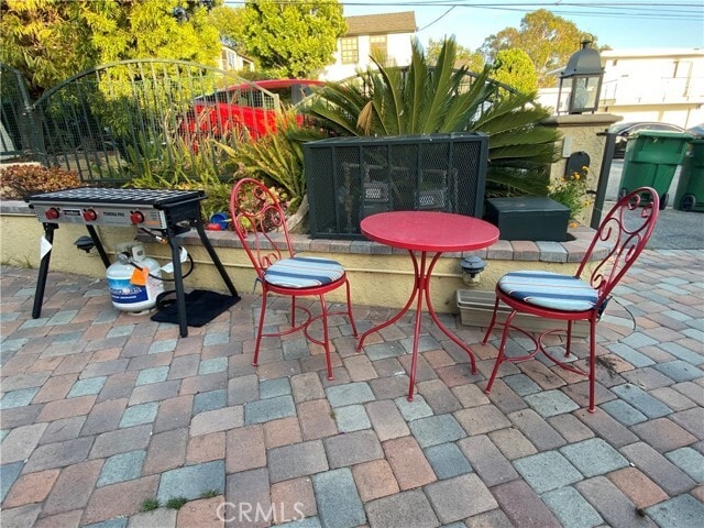 Building Photo - 274 Diamond St